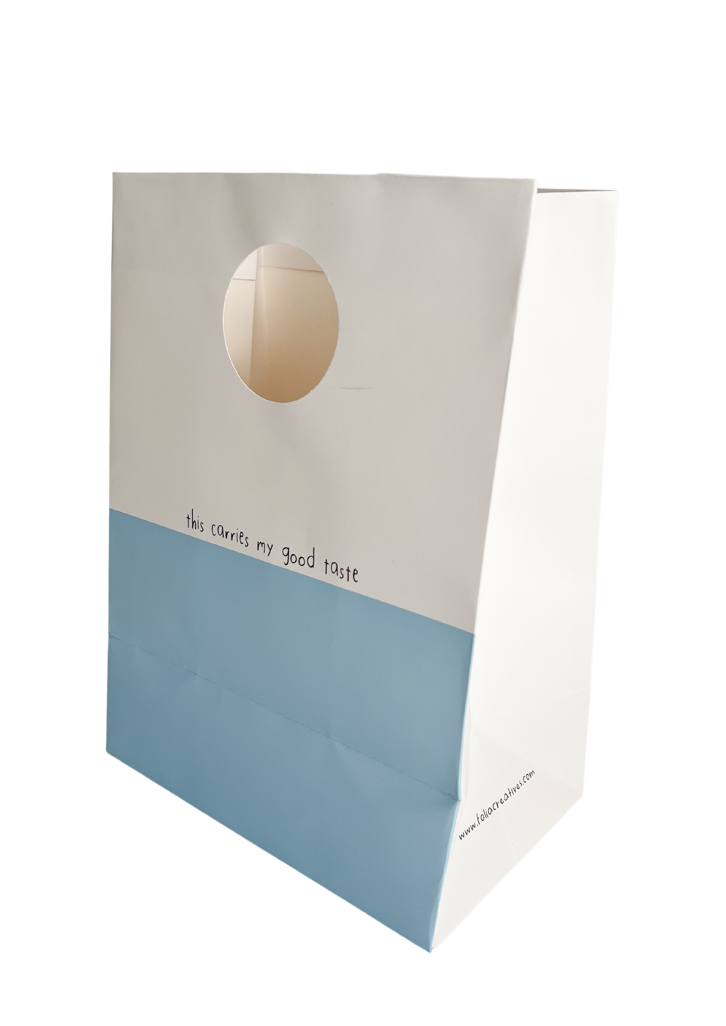 Carry your great taste in gifts in our cream gift bag and the text ‘this carries my good taste’ on the front.