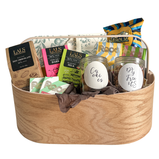 Introducing a mix of sweet and savory goodies inside this wooden keepsake hamper. It's a great gift for snack lovers (and for munchies) 