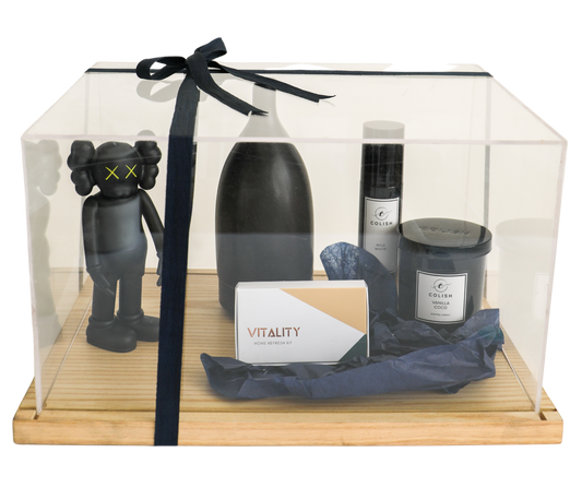 Crafted with care and sophistication, this stylish hamper is the perfect housewarming gesture for those stepping into a new