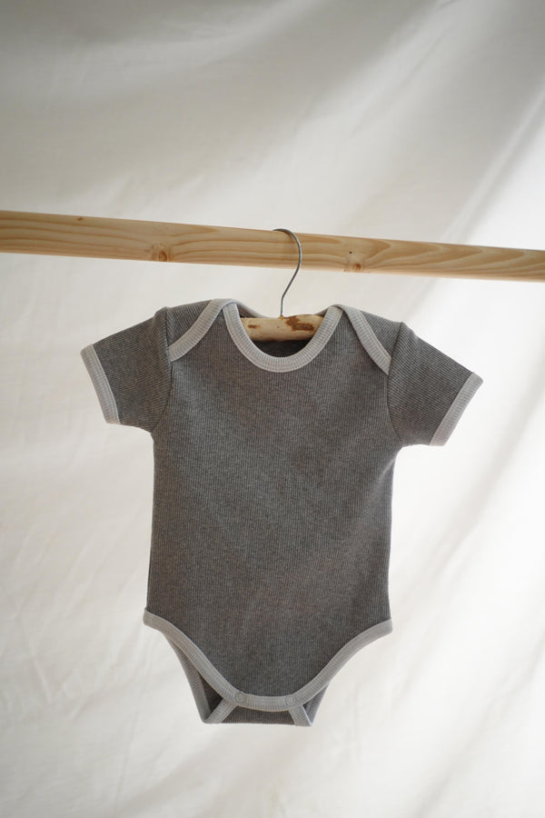 romper (3 - 6 months)