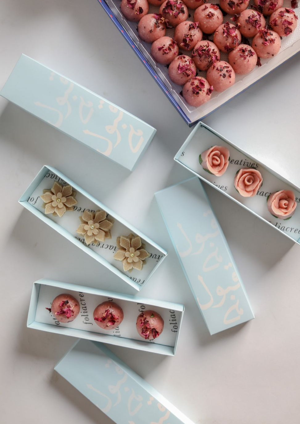 Announce your wedding is the sweetest way with our blue Qubool Hai boxes. Ideal as Nikkah giveaways and/or can be sent out with wedding invitations too. Pick the ribbon of your choice (Cream or Pink) and send these beautiful favors to your guests